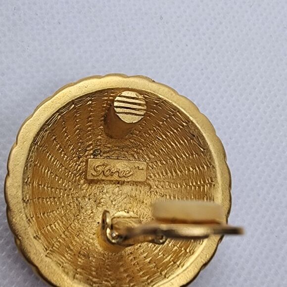 Vintage Foree Black & Gold Clip-On Earrings - Picture 5 of 5